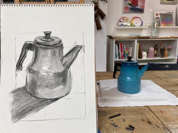 dibujo de cafetera al carboncillo